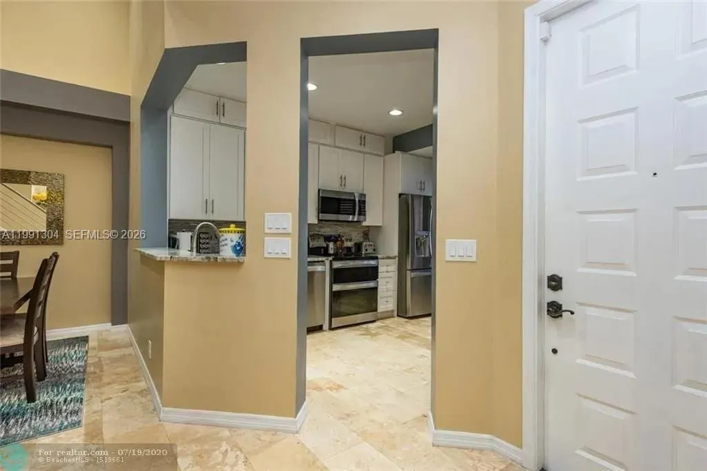 5754 NW 127th Ter, Coral Springs FL 33076