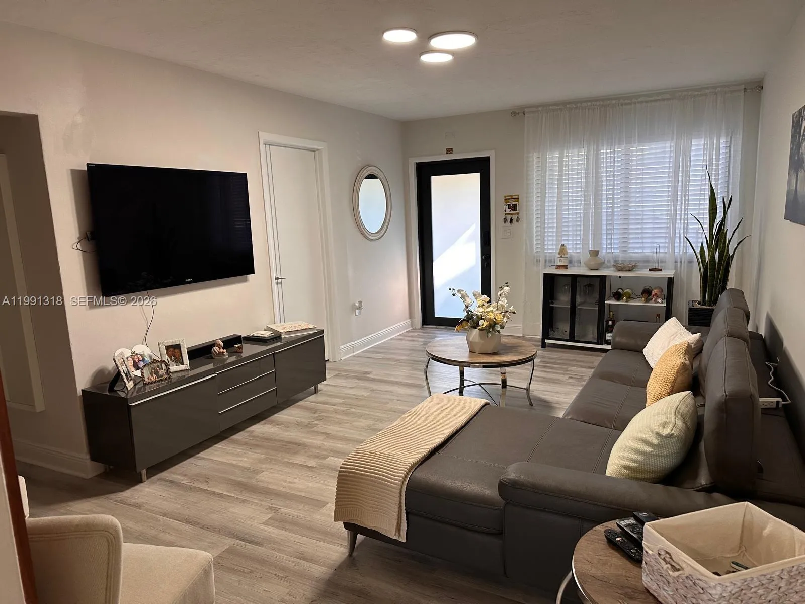 6685 NW 38th Ter, Virginia Gardens FL 33166