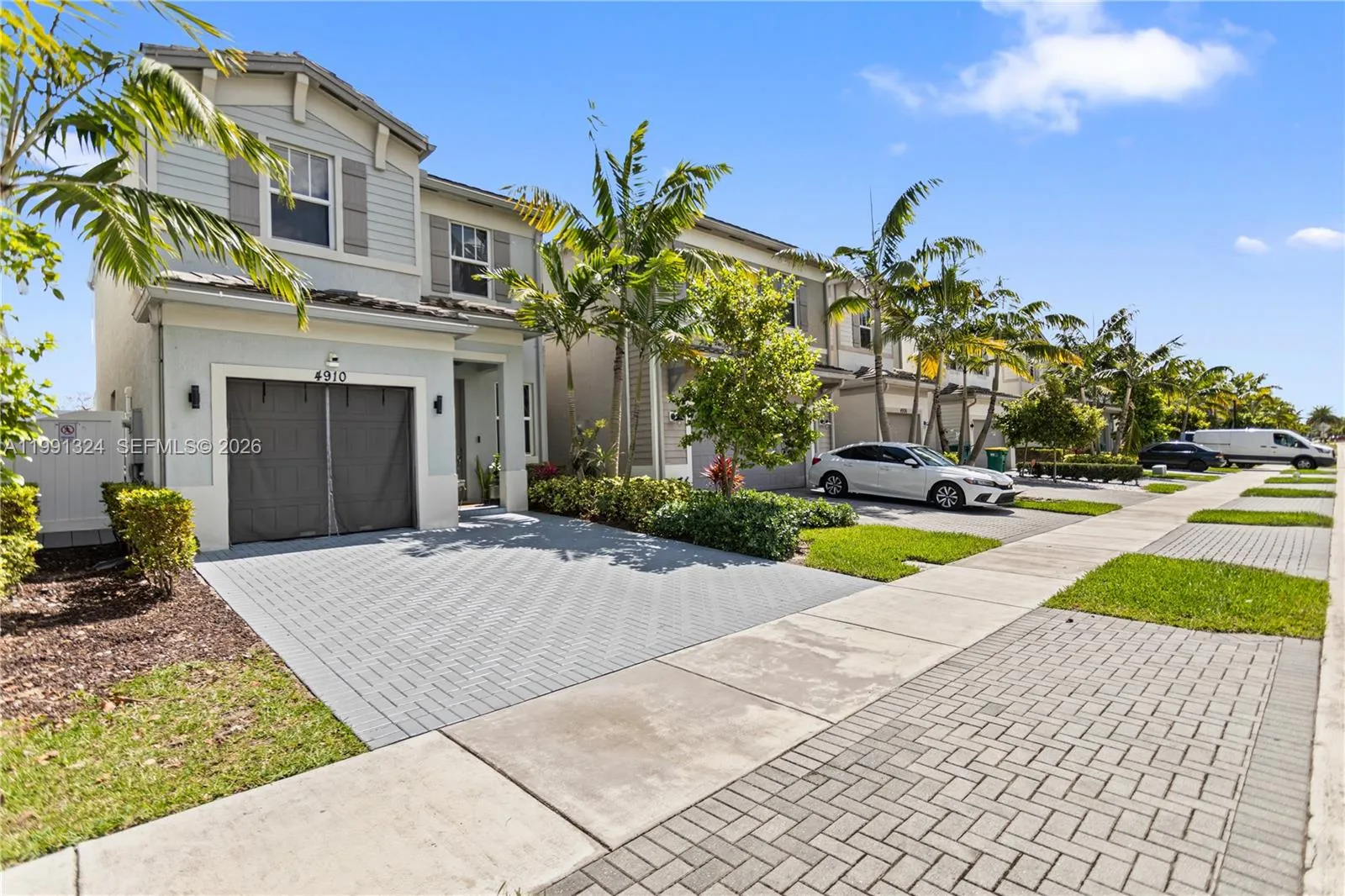 3 bedroom 2 bath for sale at 4910 NW 48th Ter, Tamarac FL 33319