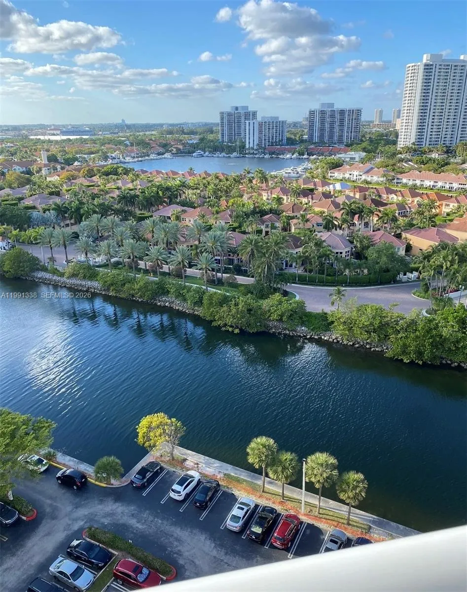 2 bedroom 2 bath for sale at 20505 E Country Club Dr # 1739, Aventura FL 33180