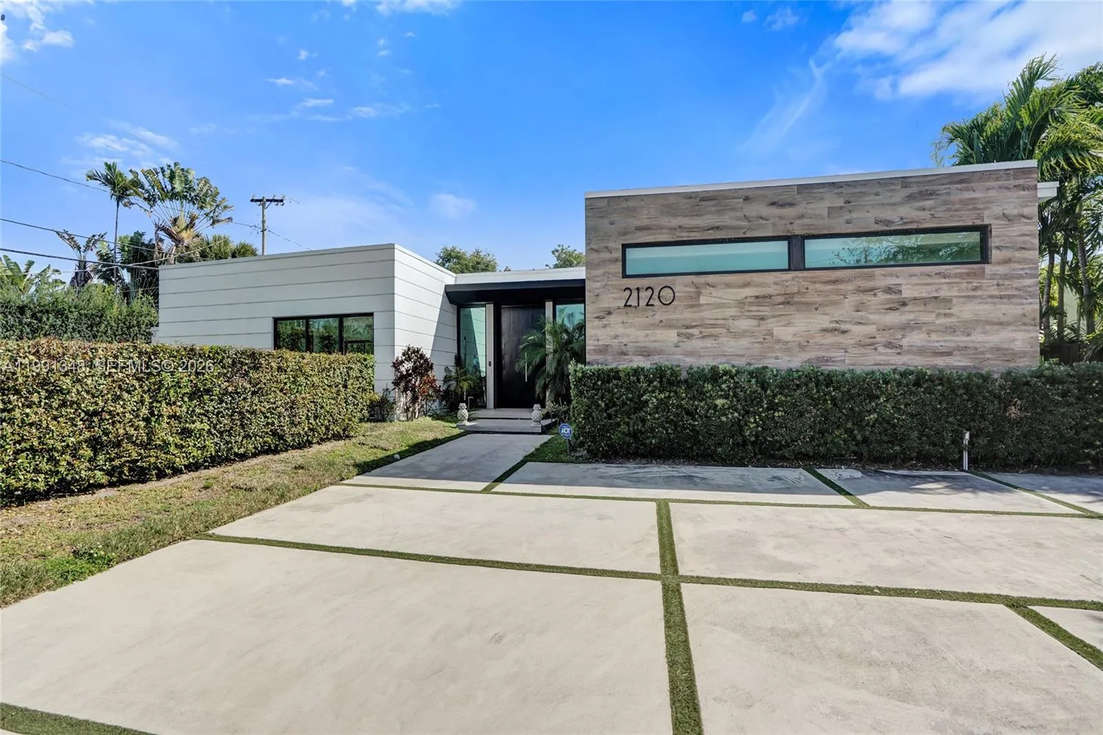 5 bedroom 5 bath for sale at 2120 NE 197th Ter, Miami FL 33179