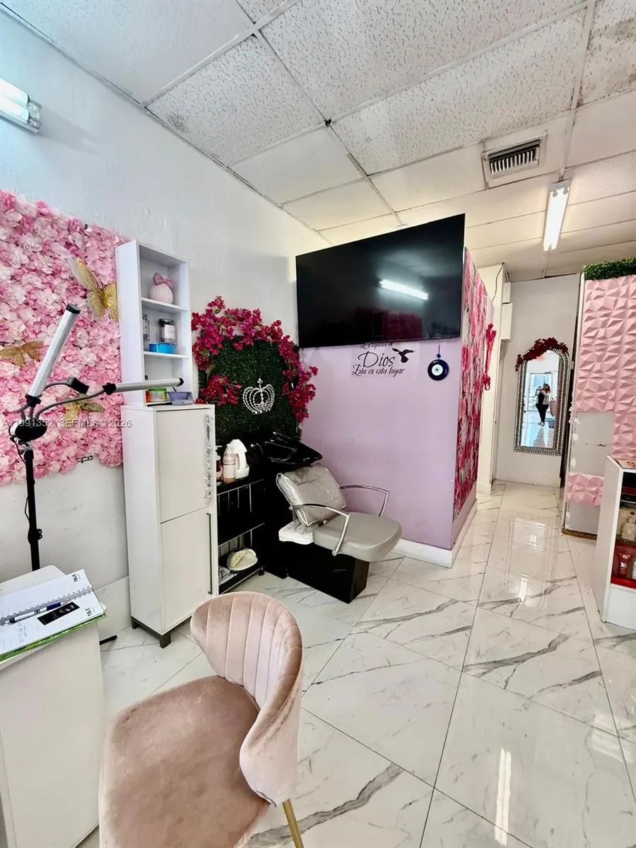 1569 W OKEECHOBEE RD HIALEAH, Hialeah FL 33010