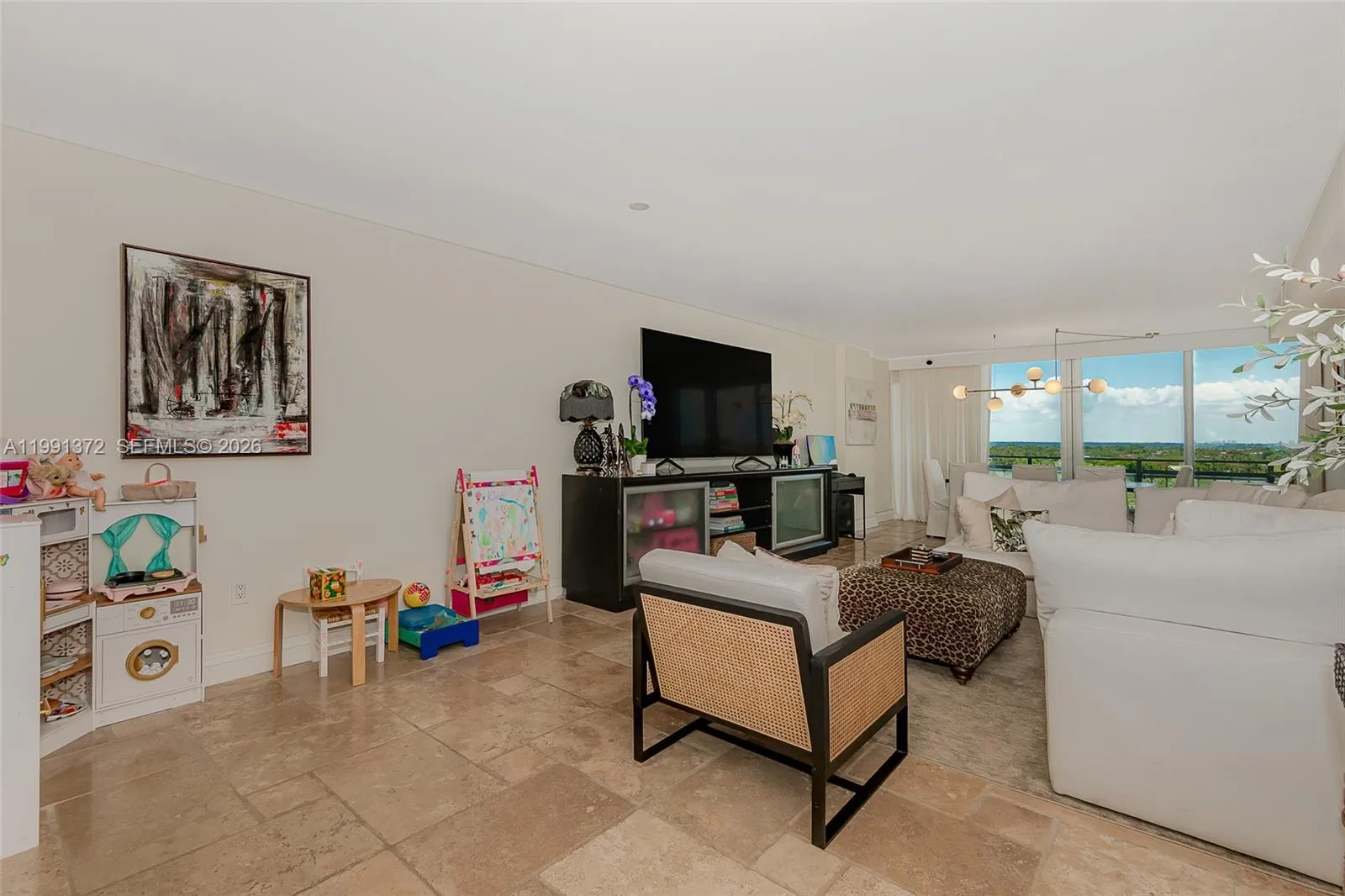 600 Grapetree Dr, Key Biscayne FL 33149