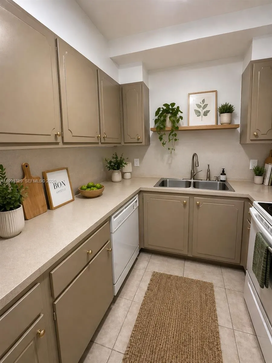 6361 N Falls Cir Dr # 106, Lauderhill FL 33319