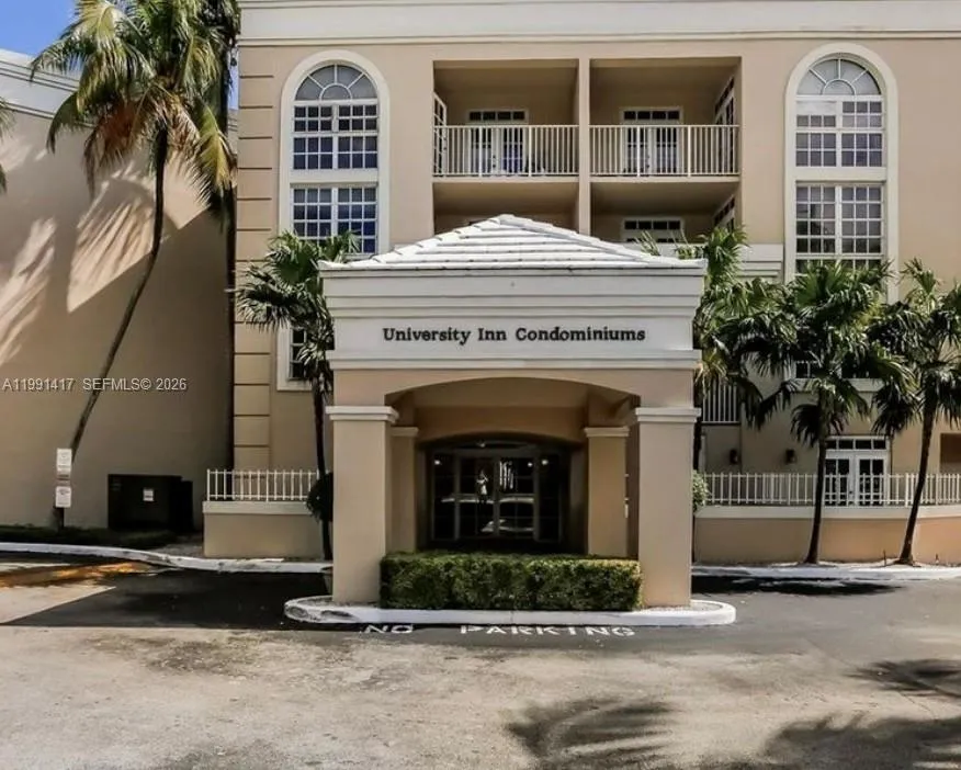 2 bedroom 2 bath for rent at 1280 S Alhambra Cir # 2210, Coral Gables FL 33146