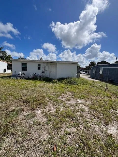 2305 NW 13 CT, Fort Lauderdale FL 33311