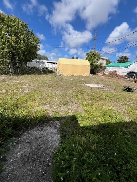 2305 NW 13 CT, Fort Lauderdale FL 33311