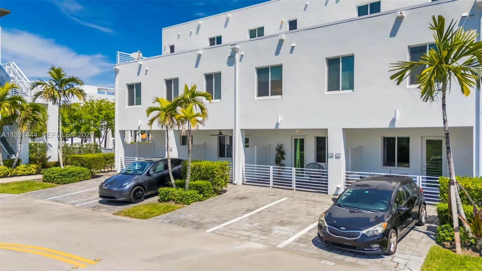 3 bedroom 2 bath for sale at 6416 NW 102nd Ct # 118, Doral FL 33178