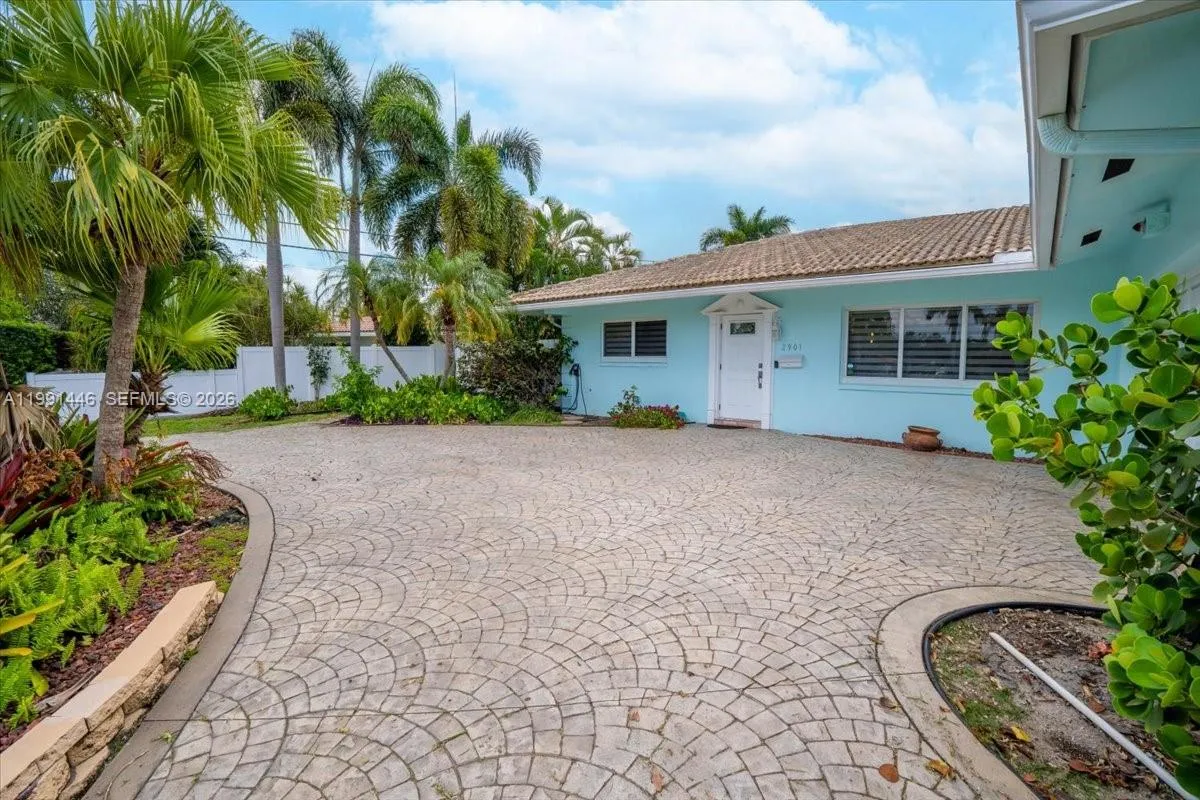 2901 NW 10th Ave, Wilton Manors FL 33311
