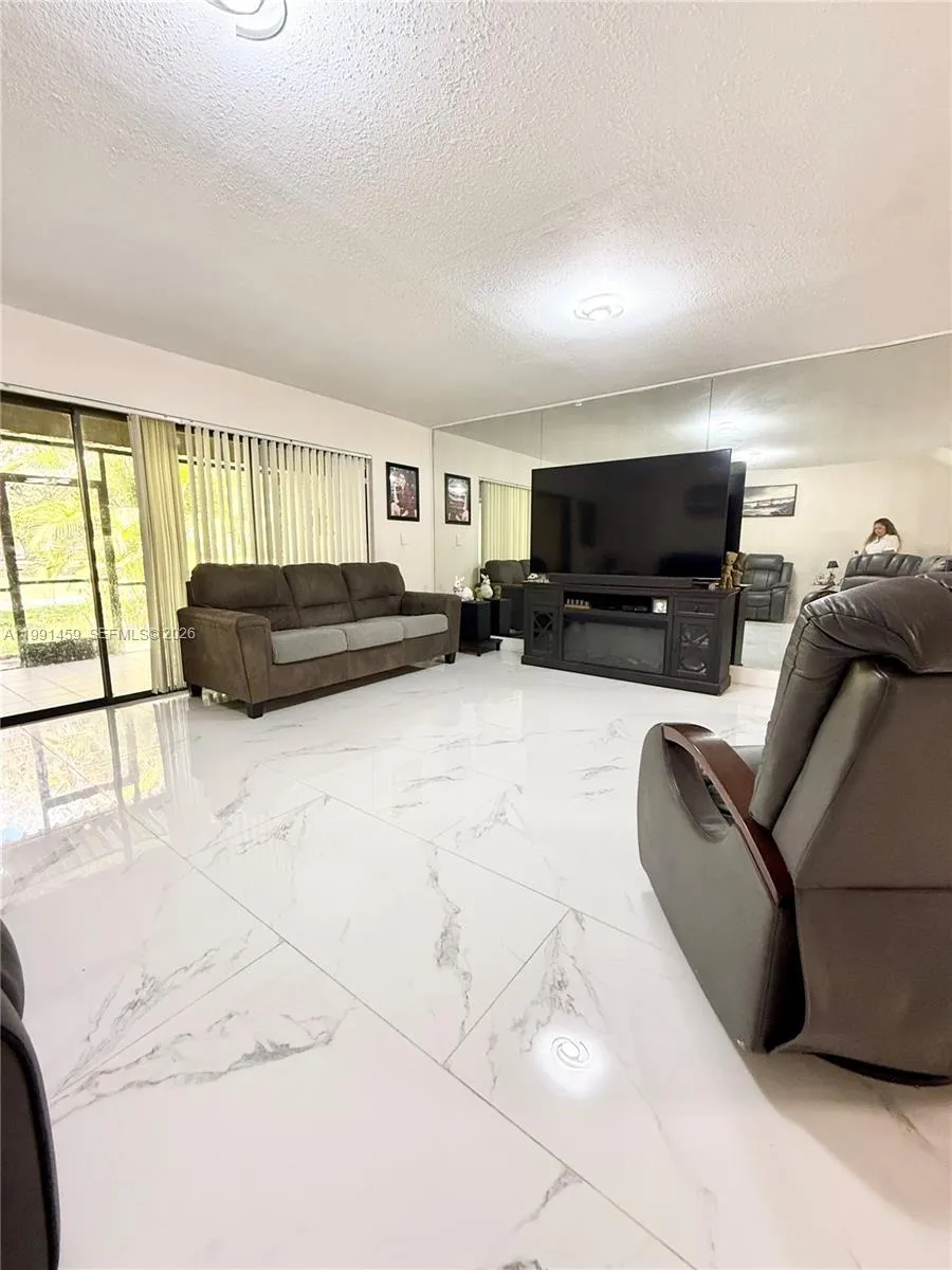 3536 Estepona Ave, Doral FL 33178