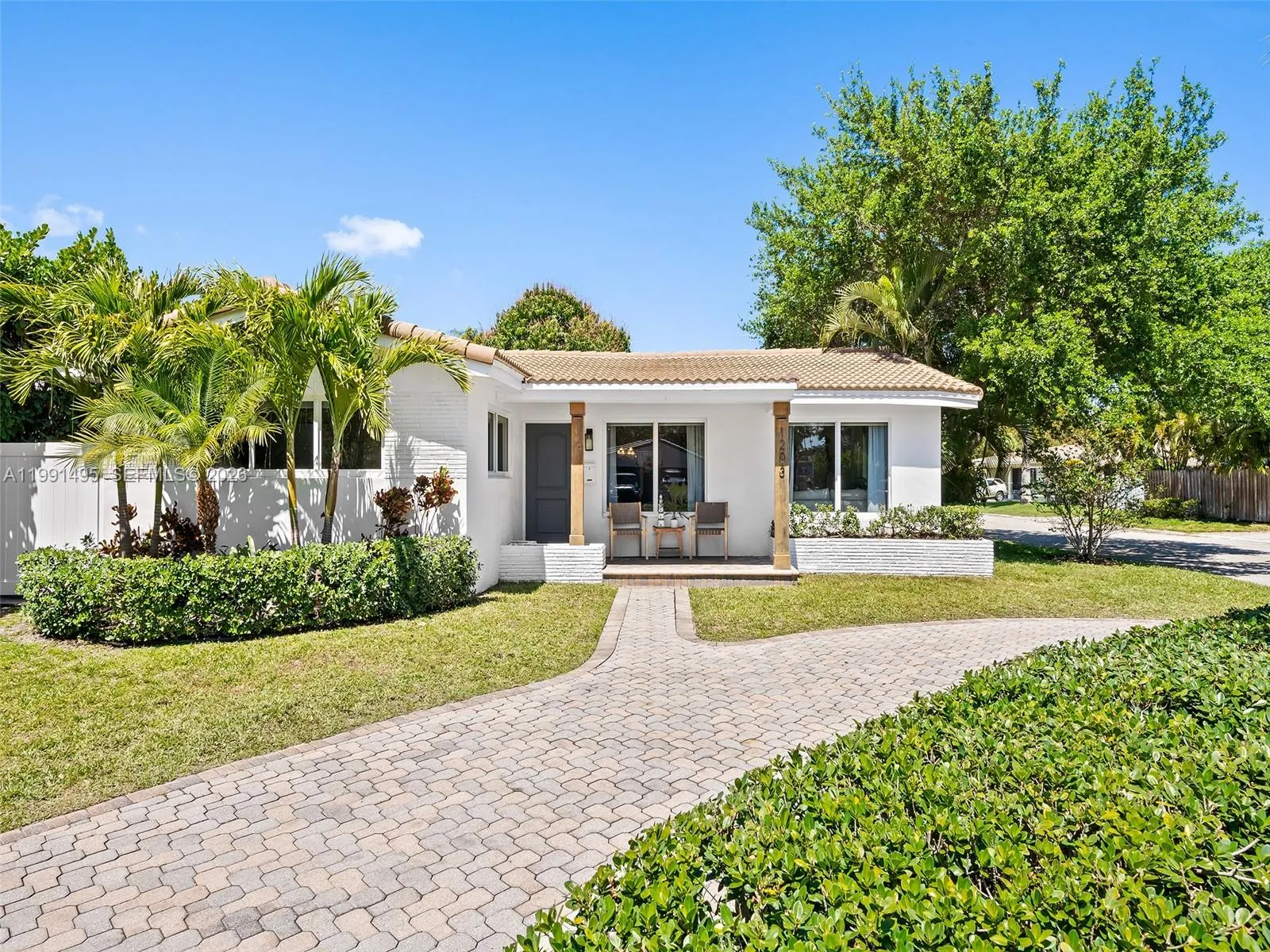 1203 Lincoln St, Hollywood FL 33019