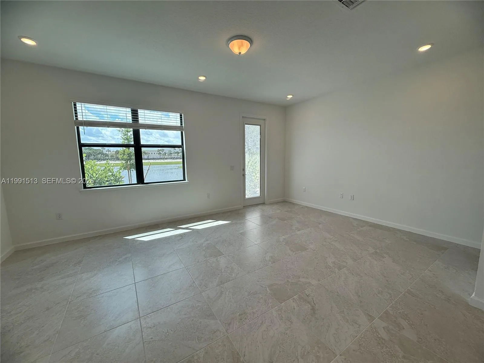 4286 Efendi Drive, Lantana FL 33462
