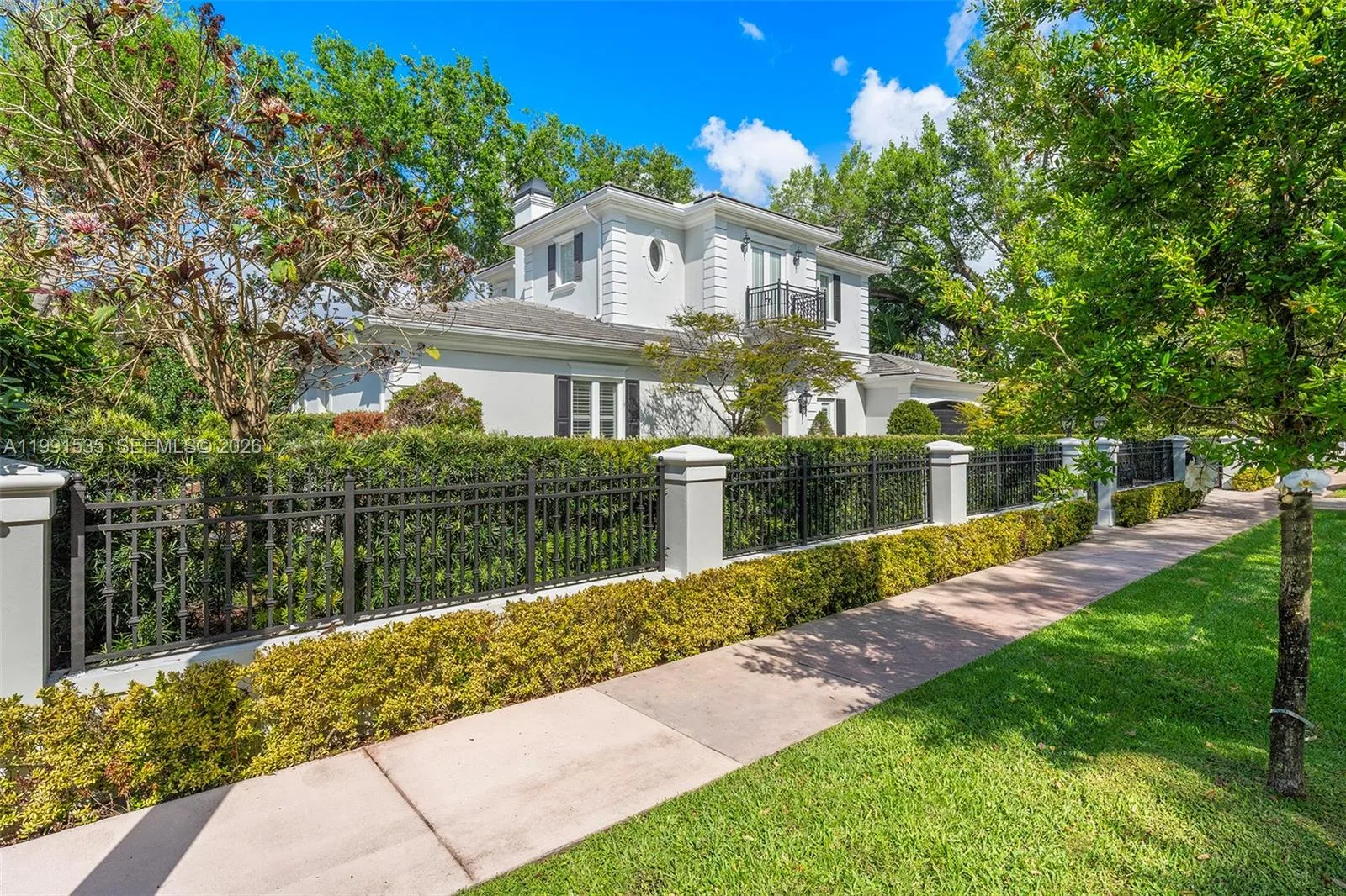 6900 Altamira St, Coral Gables FL 33146