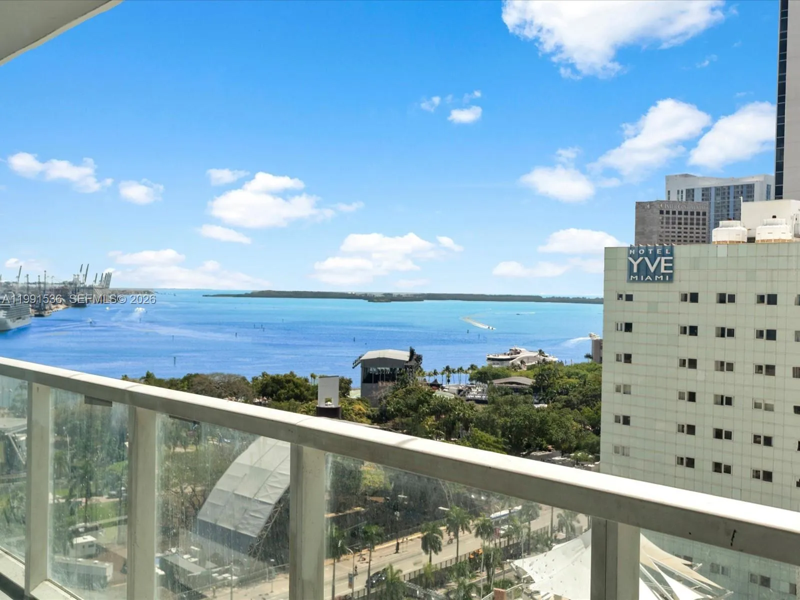 1 bedroom 1 bath for sale at 244 Biscayne Blvd # 1605, Miami FL 33132