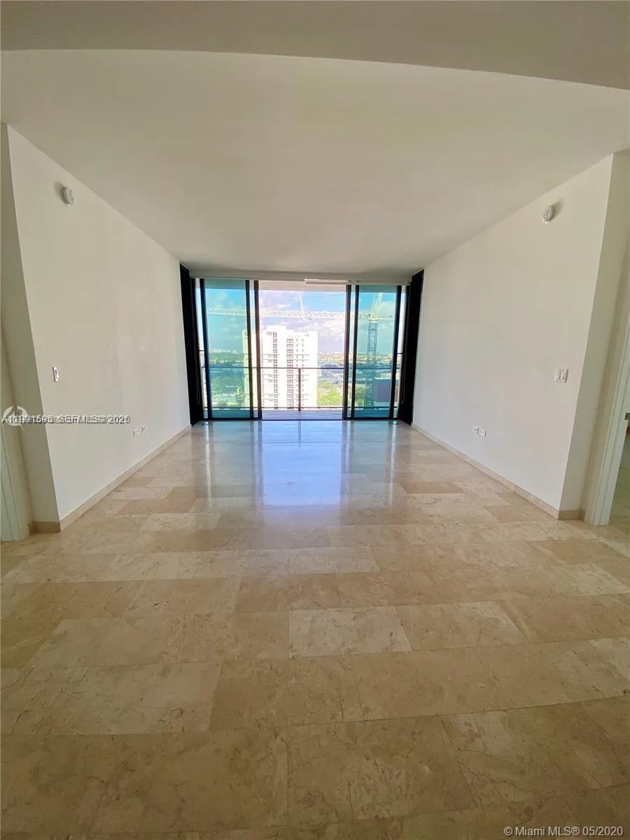 88 SW 7th St # 1404, Miami FL 33130