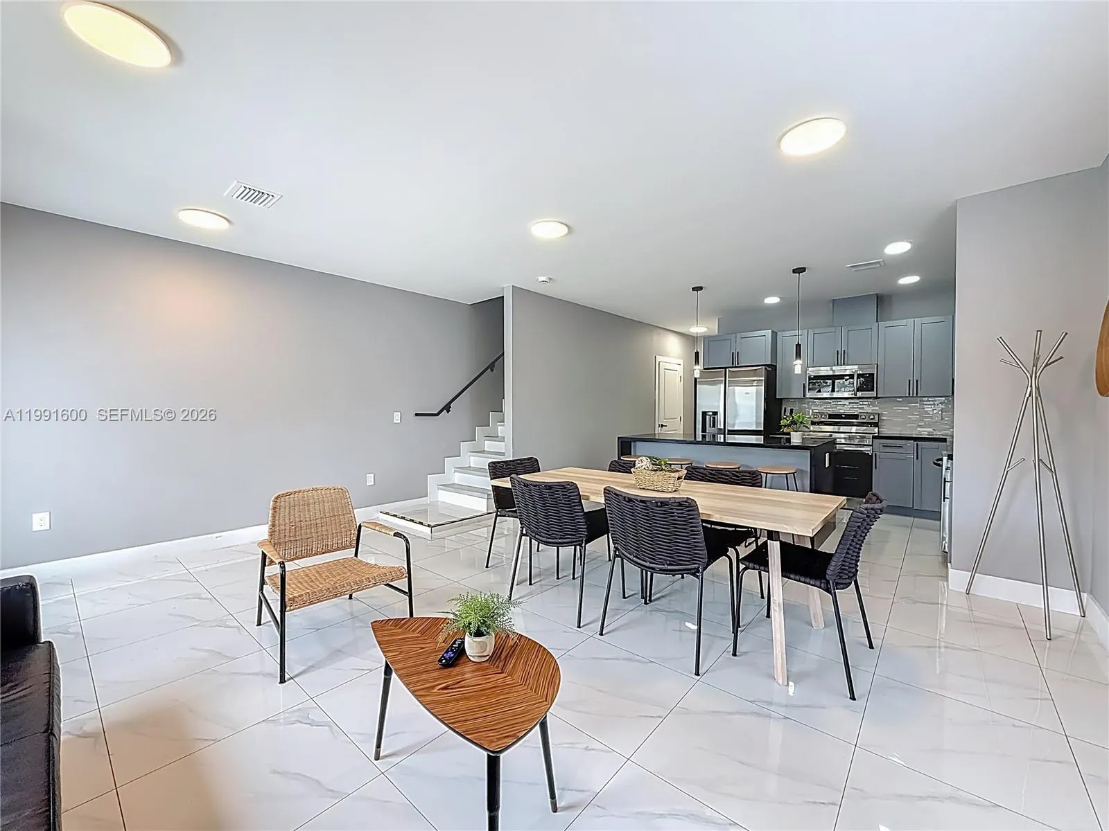 1220 NW 30th St, Miami FL 33142