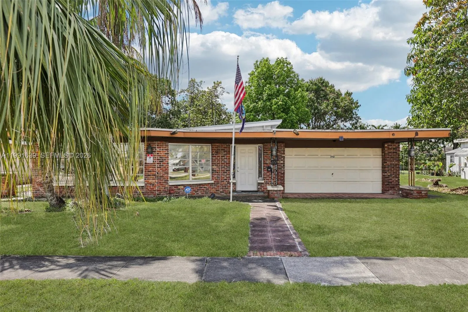 272 W 46th St, Hialeah FL 33012