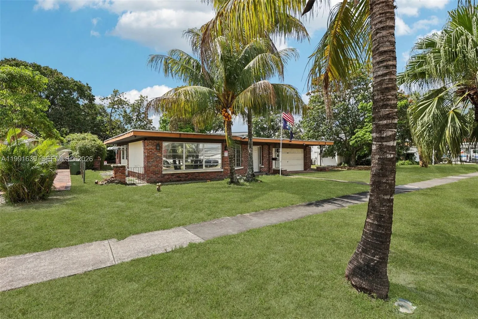 272 W 46th St, Hialeah FL 33012