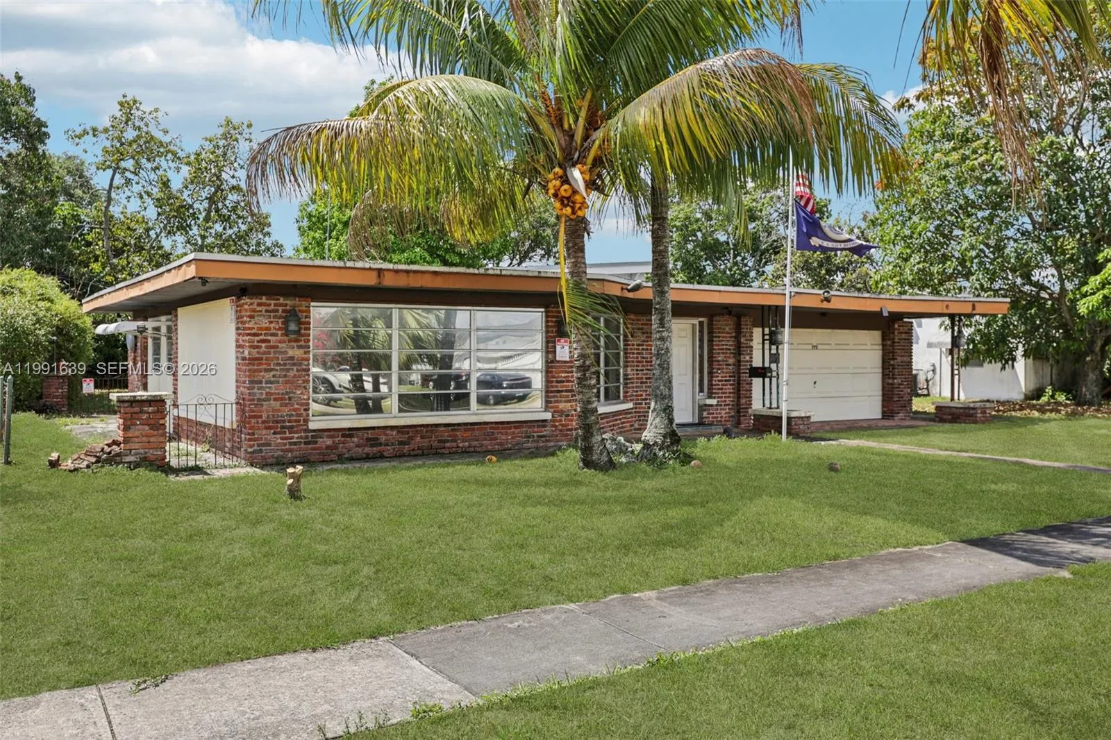 272 W 46th St, Hialeah FL 33012