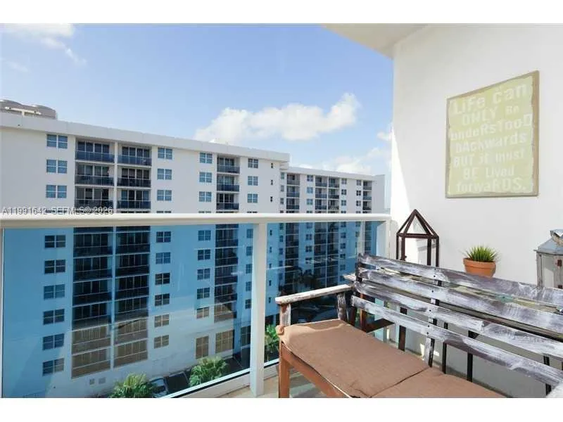 7501 E Treasure Dr # 8C, North Bay Village FL 33141