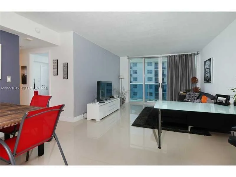 7501 E Treasure Dr # 8C, North Bay Village FL 33141