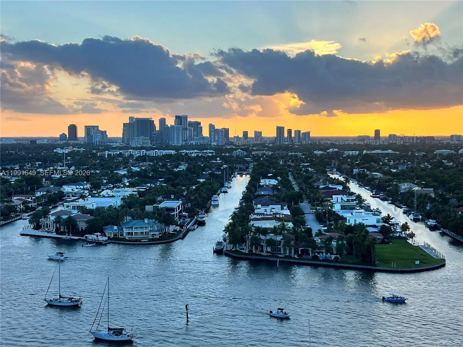 153 N Seabreeze Blvd, Fort Lauderdale FL 33304