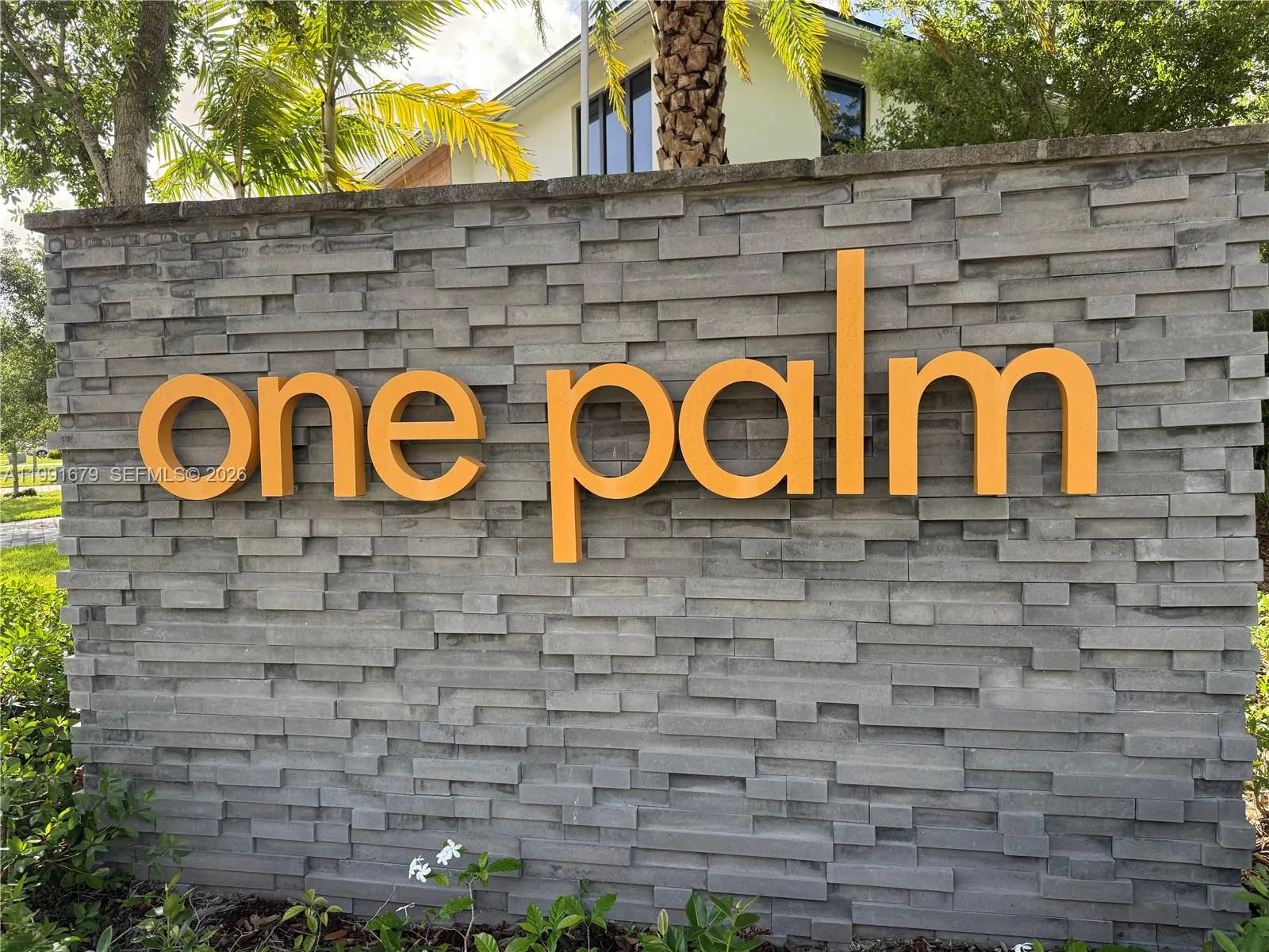 2945 SE 3rd St, Homestead FL 33033