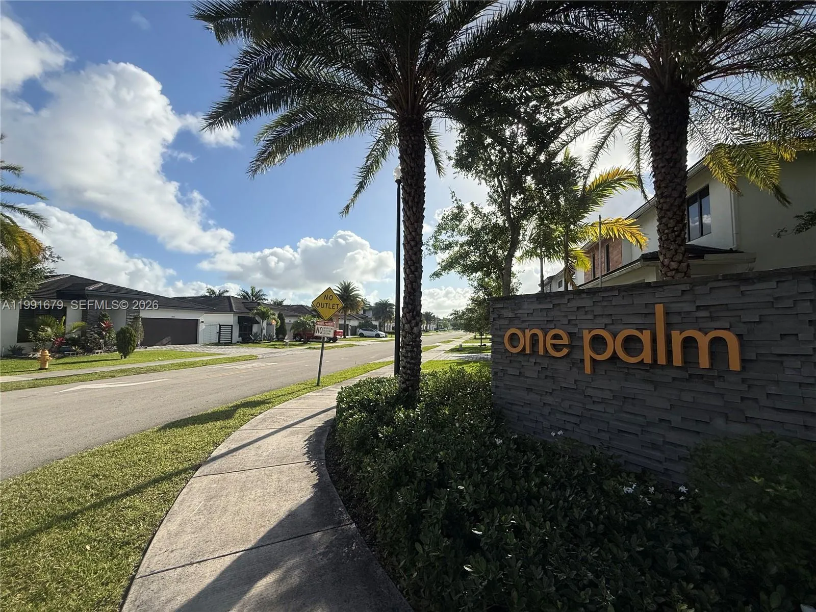 2945 SE 3rd St, Homestead FL 33033