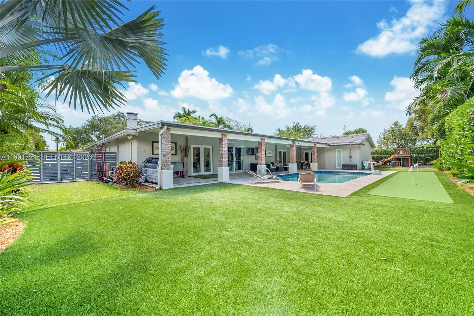 10330 SW 71st Ave, Pinecrest FL 33156