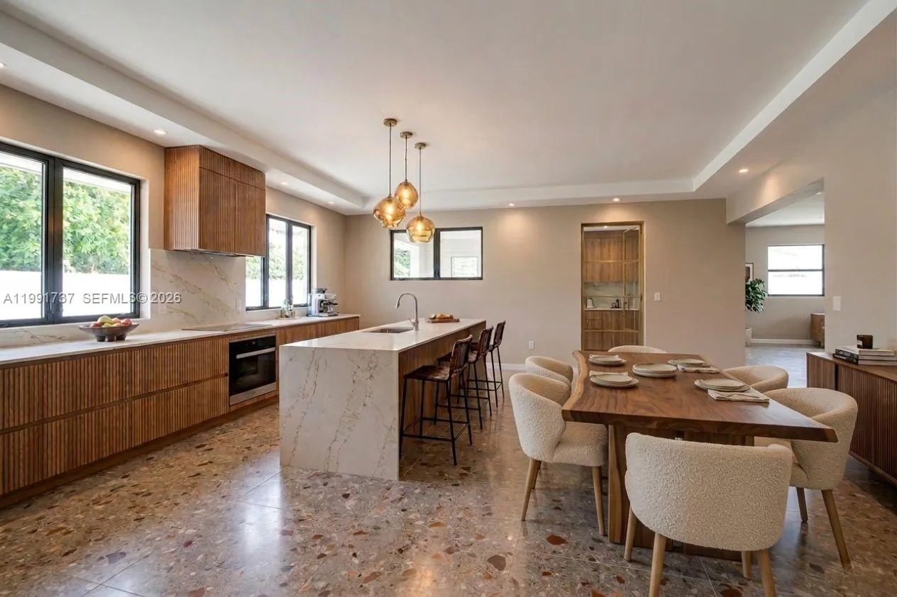 8285 SW 104th St, Miami FL 33156