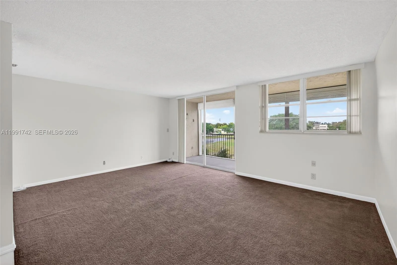 3100 W Rolling Hills Cir # 303, Davie FL 33328