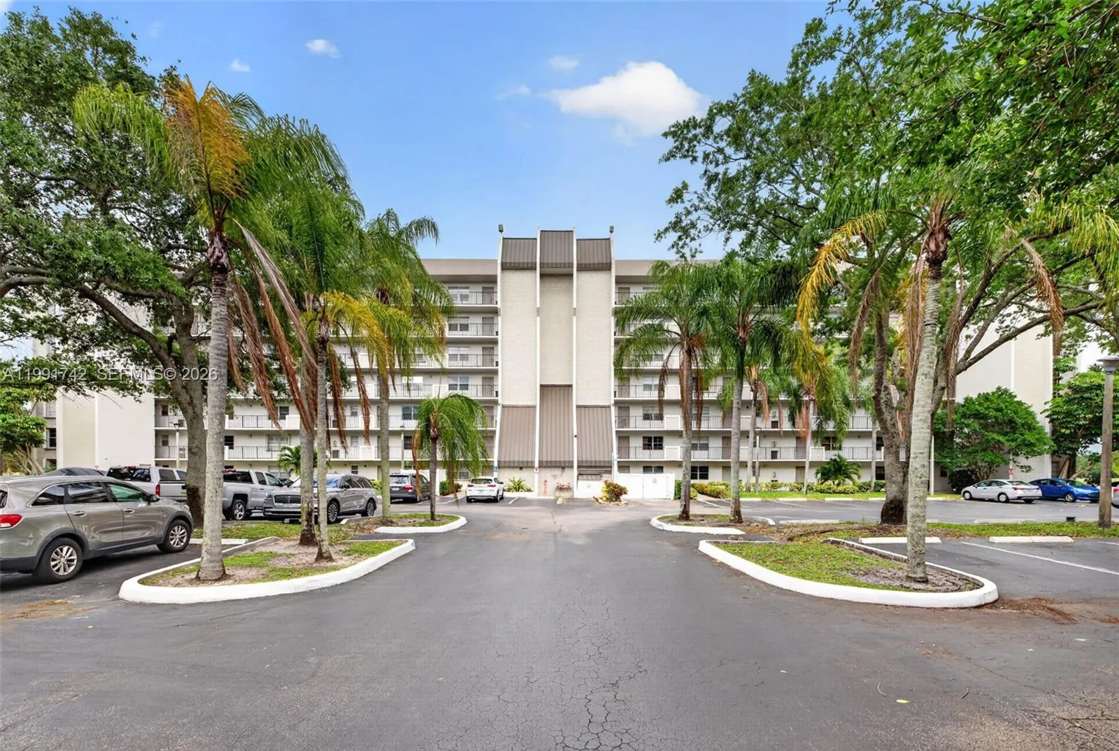 3100 W Rolling Hills Cir # 303, Davie FL 33328