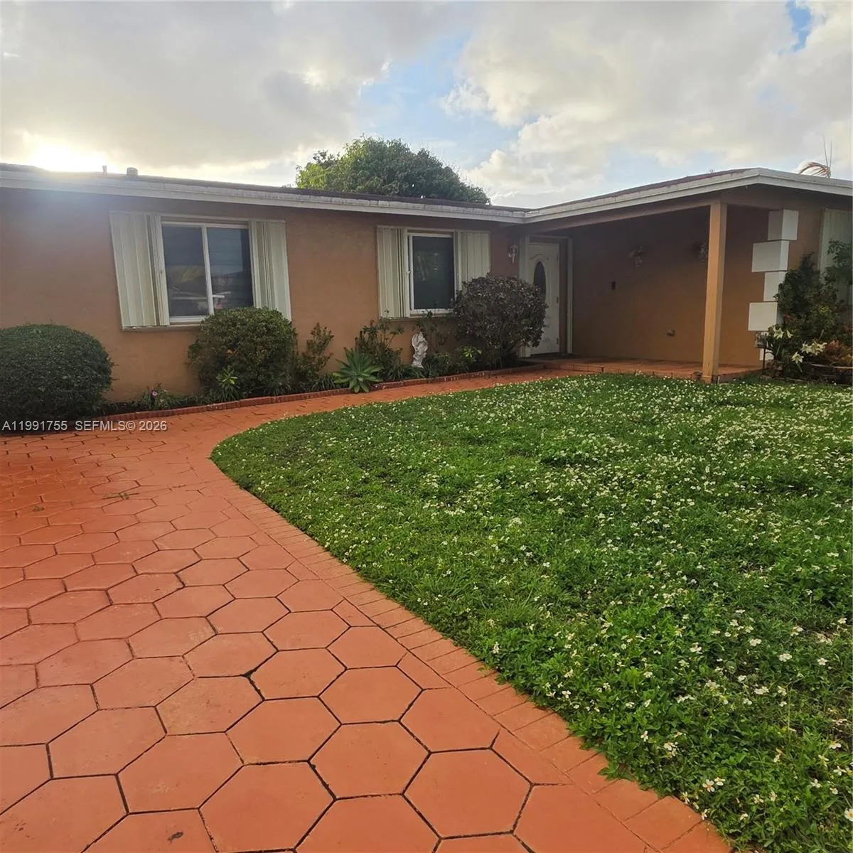 7104 SW 132nd Ct, Miami FL 33183