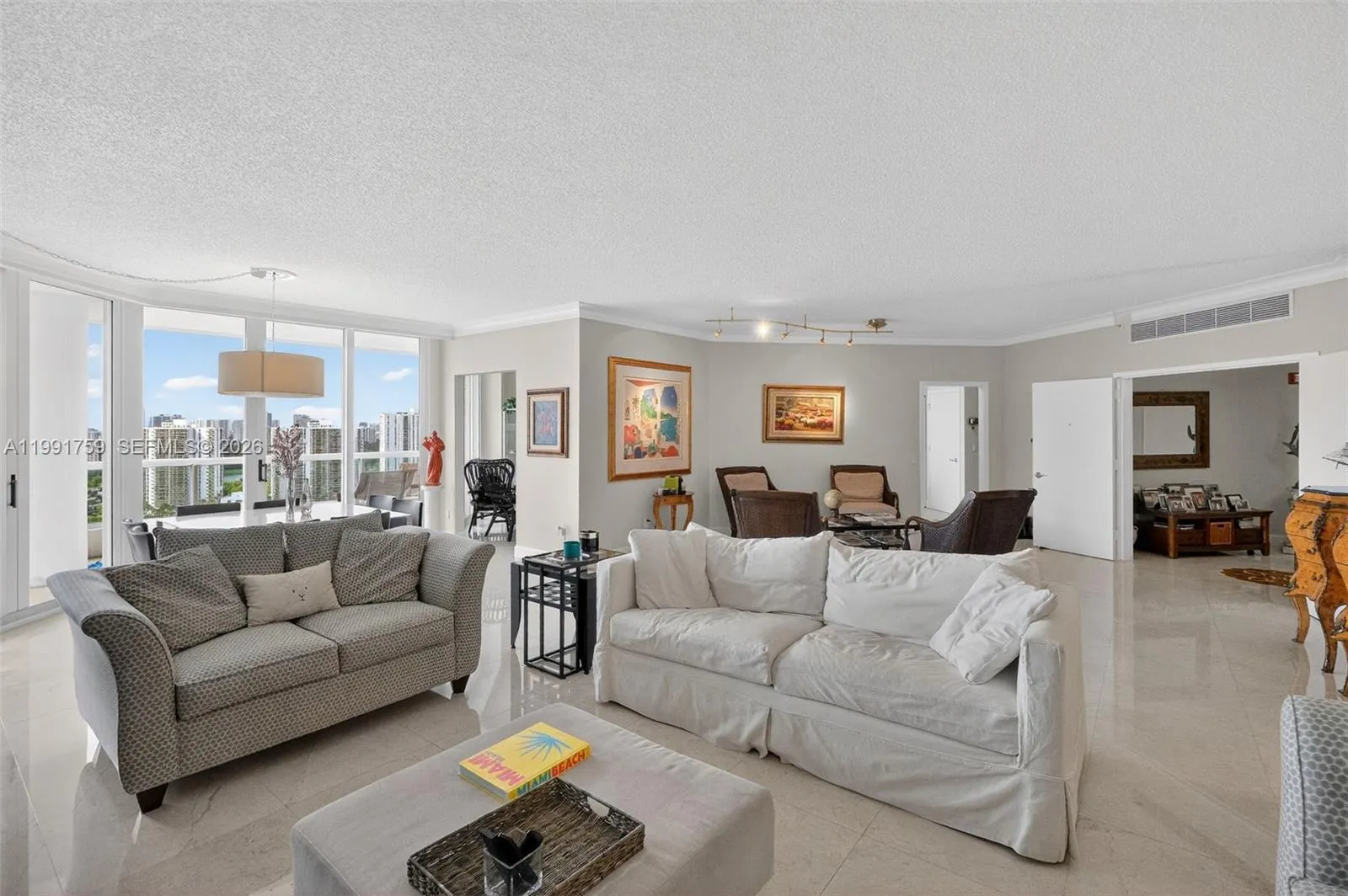 21050 Point Pl # 2202, Aventura FL 33180