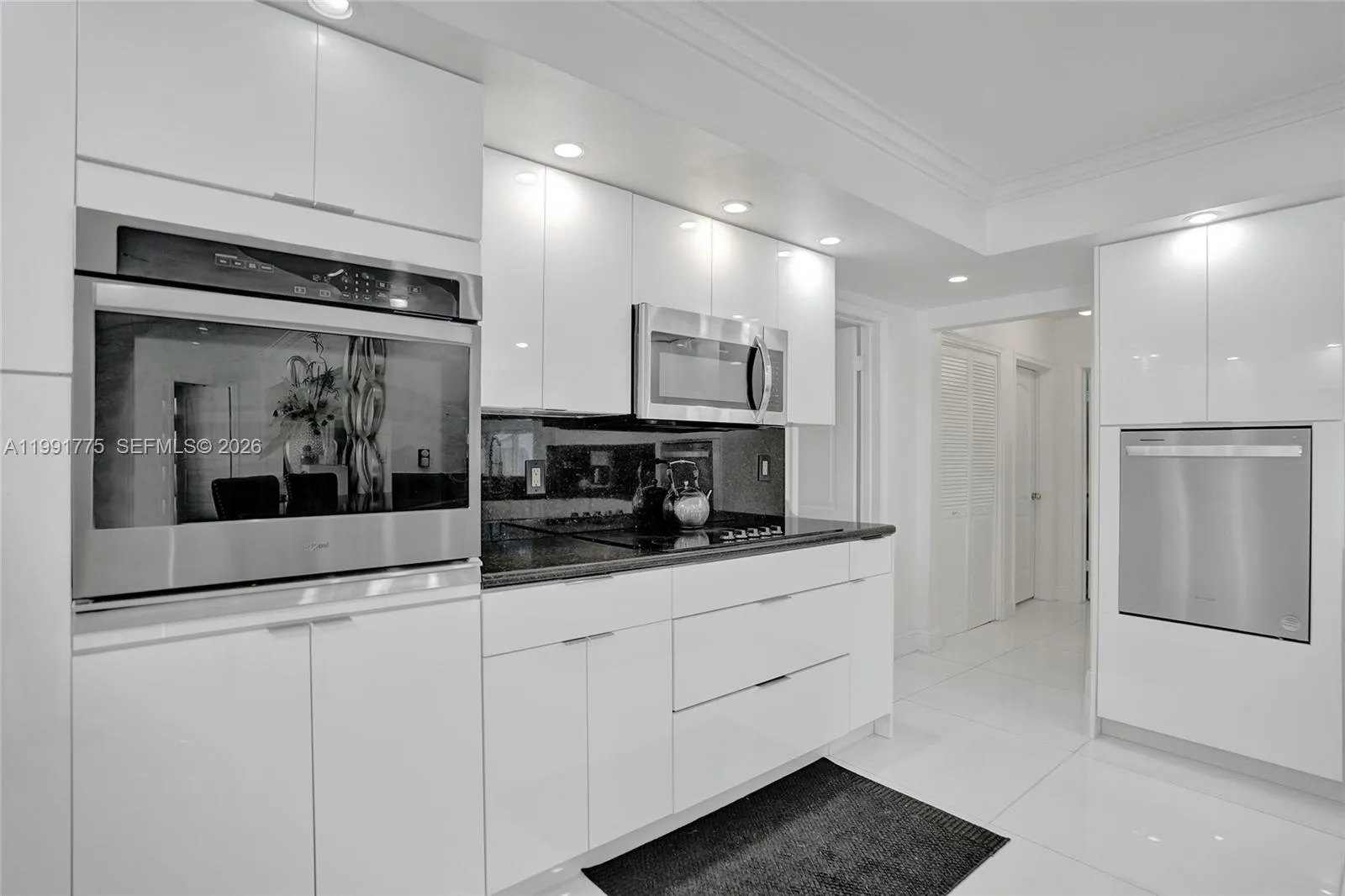 4100 Bayview Dr, Fort Lauderdale FL 33308