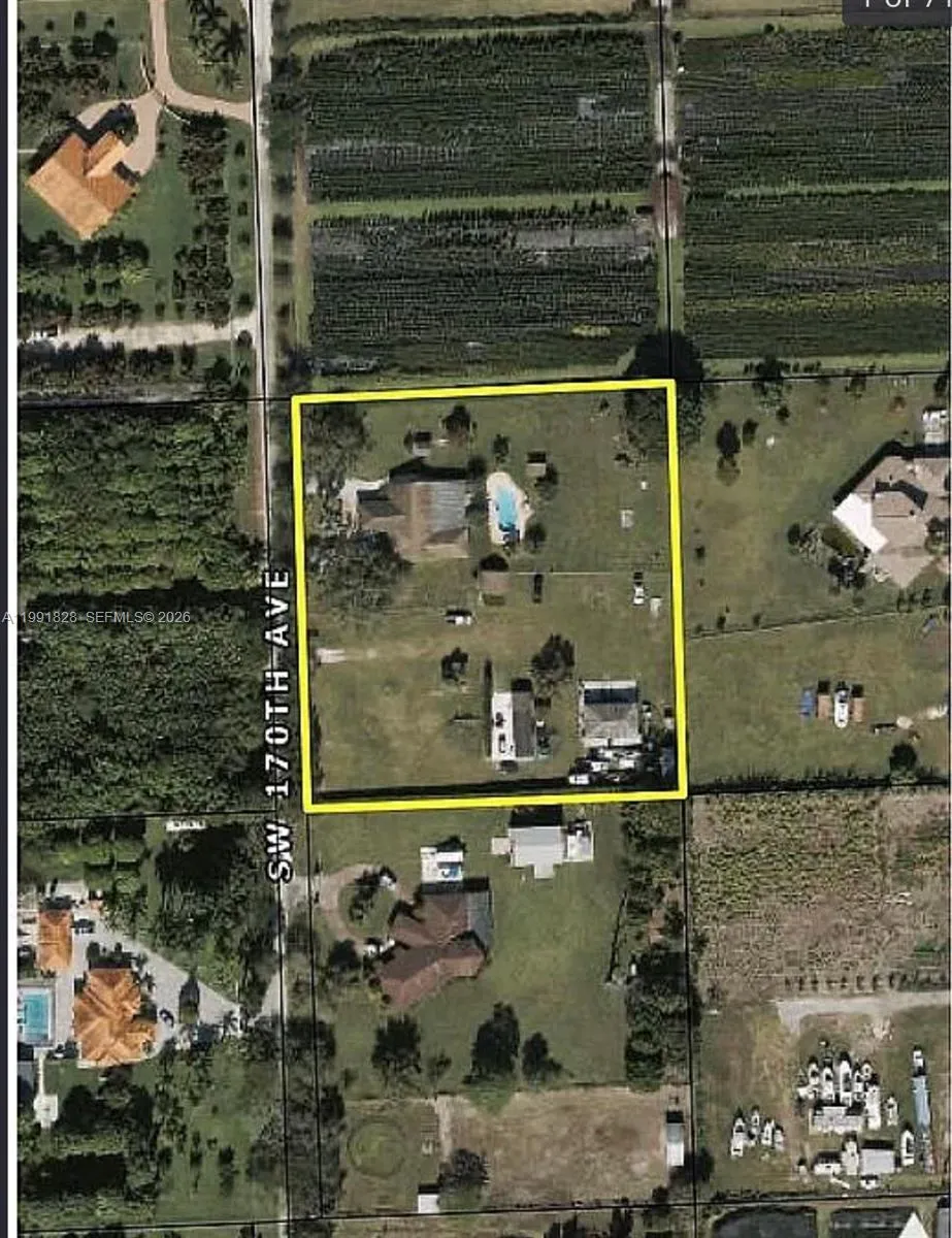 4 bedroom 4 bath for sale at 16925 SW 170th Ave, Miami FL 33187