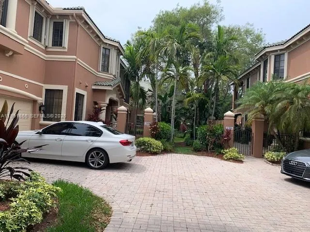 2800 Kinsington Cir, Weston FL 33332
