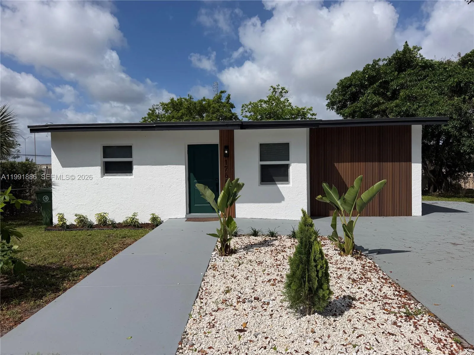 3 bedroom 2 bath for sale at 1766 Lauderdale Manor Dr, Fort Lauderdale FL 33311