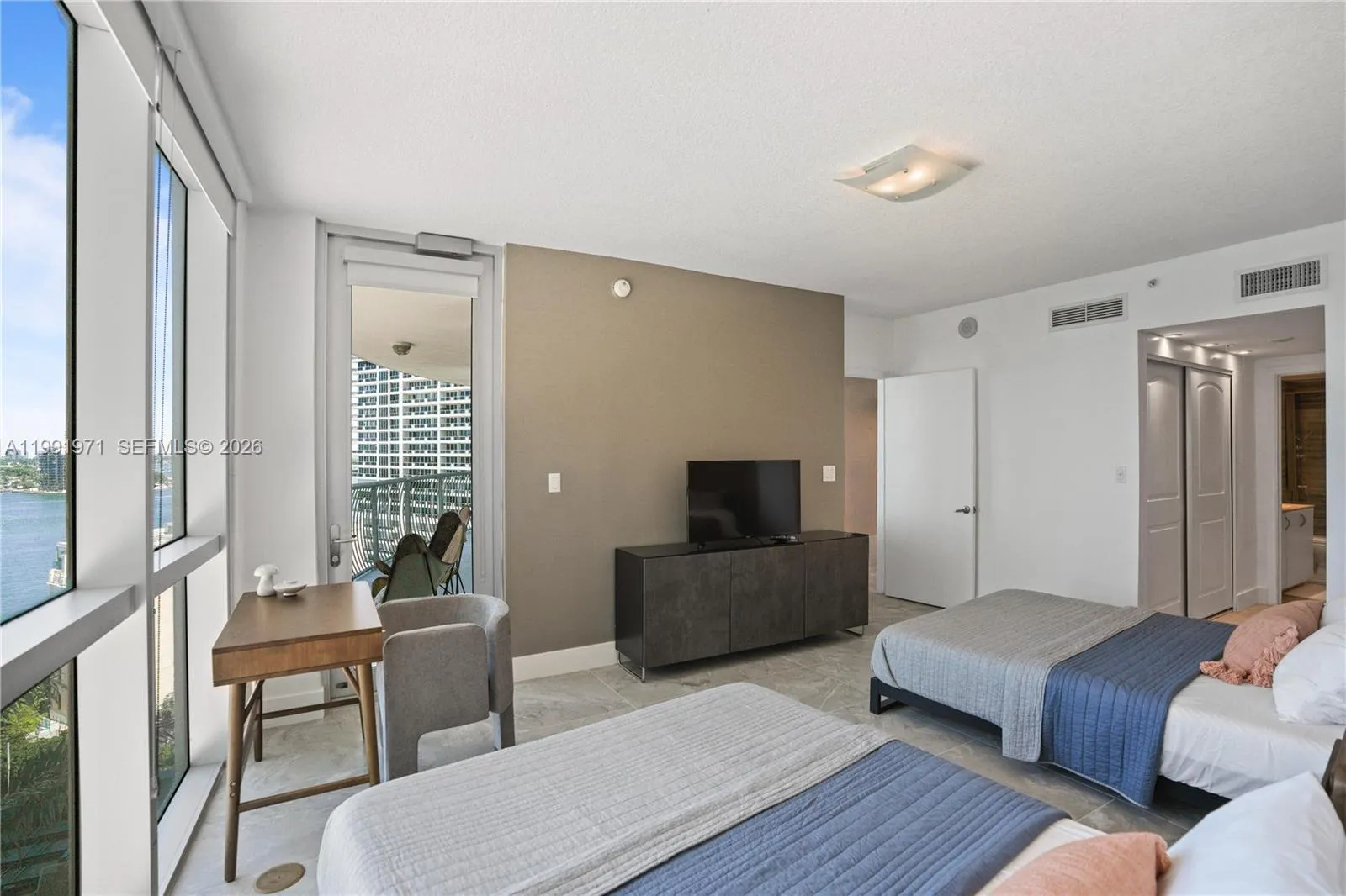 1750 N Bayshore Dr # 1401, Miami FL 33132