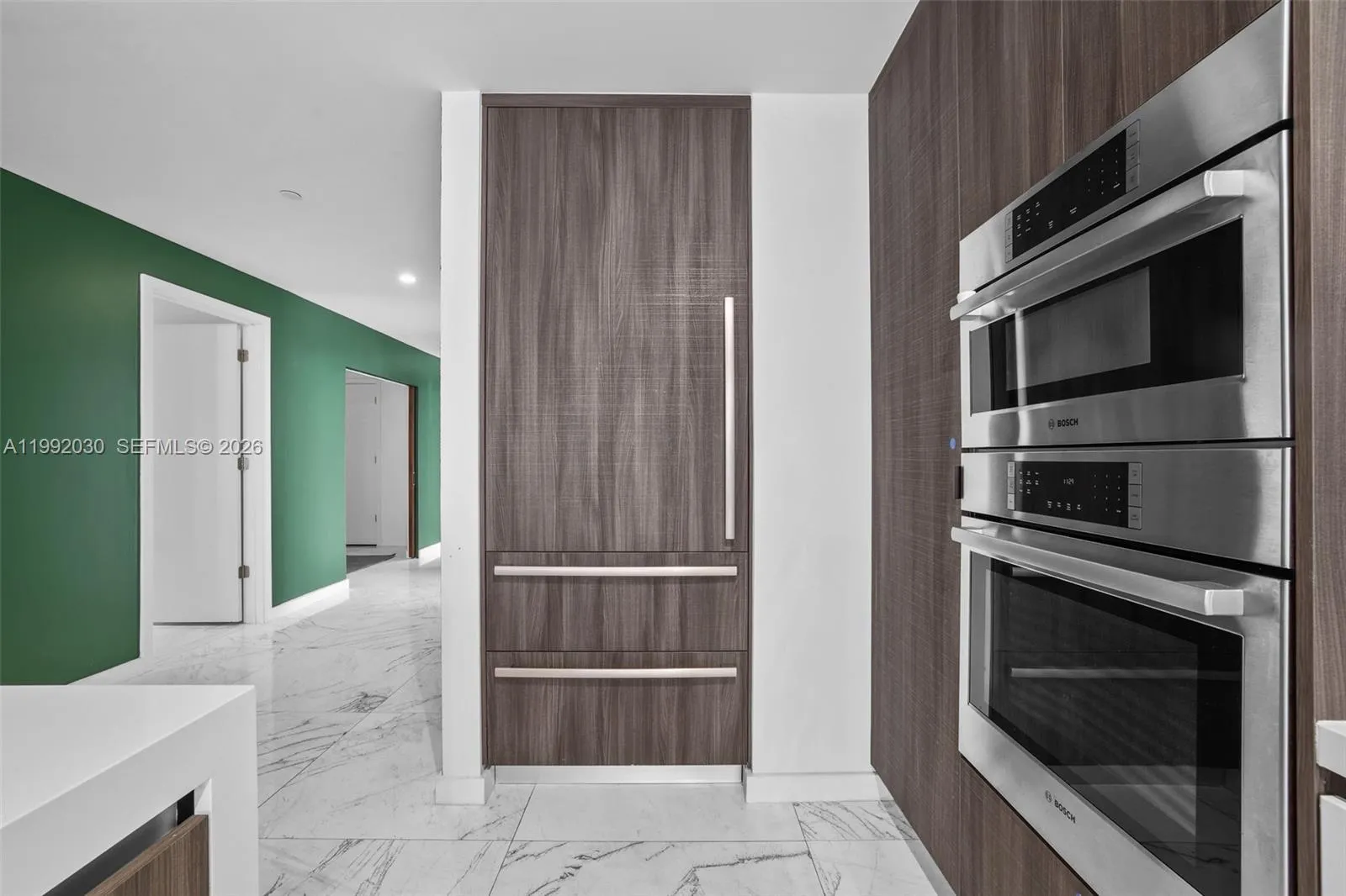 851 NE 1st Ave # 3211, Miami FL 33132
