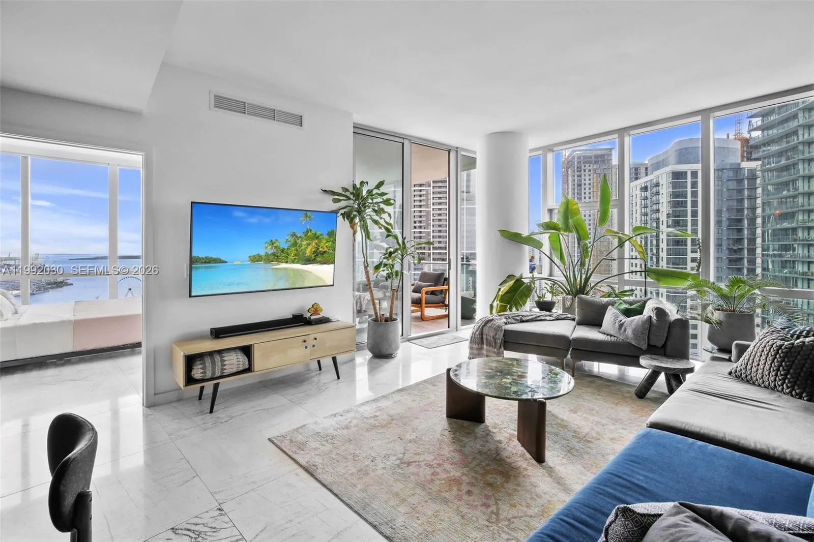 851 NE 1st Ave # 3211, Miami FL 33132