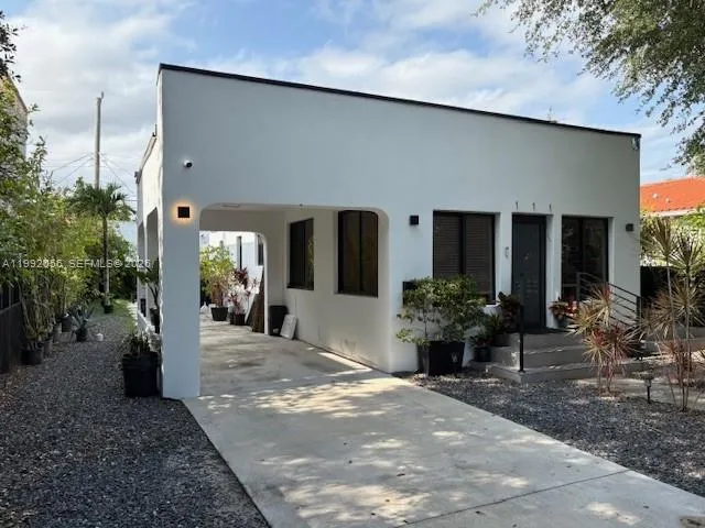 111 NW 46th St, Miami FL 33127
