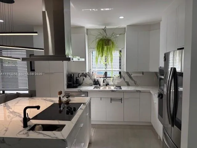 111 NW 46th St, Miami FL 33127