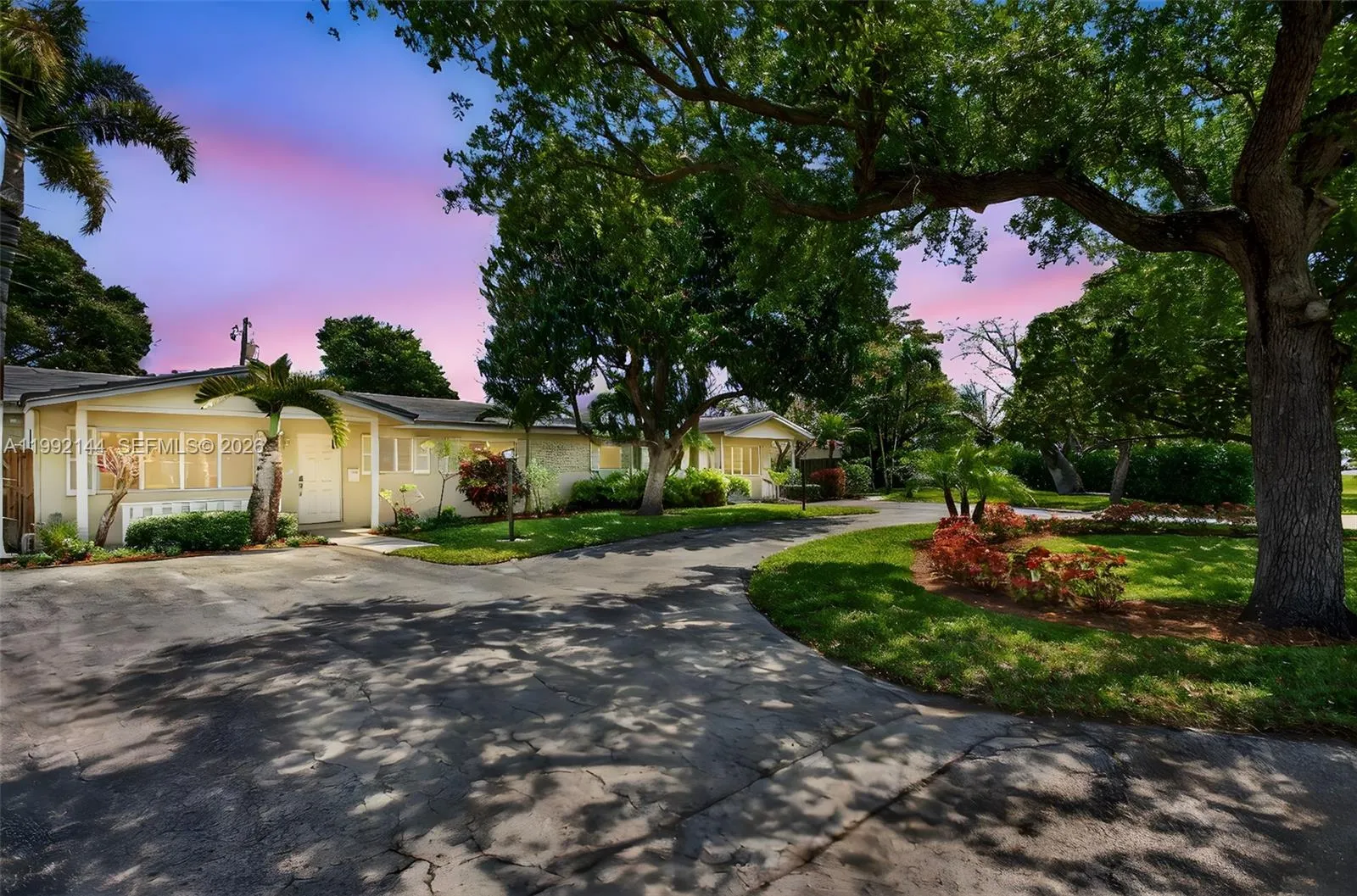 3900 NE 22nd Ave, Lighthouse Point FL 33064