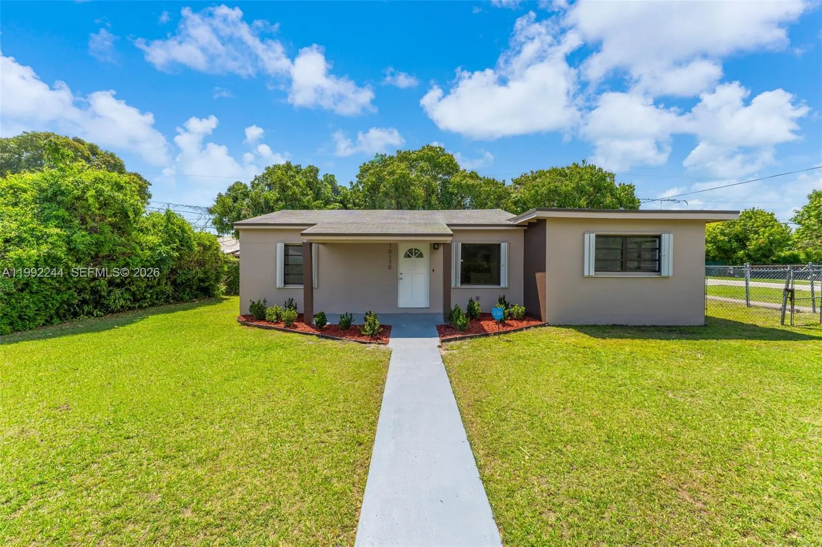 3 bedroom 2 bath for sale at 10170 SW 170th Ter, Miami FL 33157