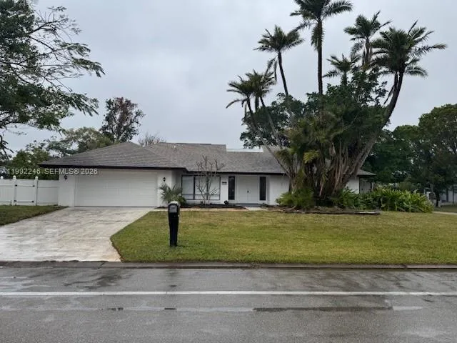 3 bedroom 2 bath for sale at 1540 Whiskey Creek, Fort Myers FL 33919