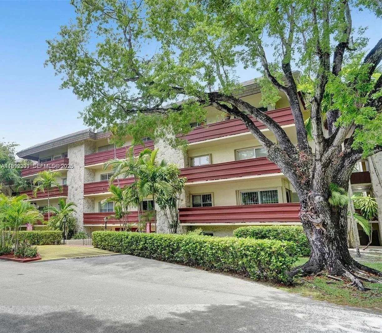2 bedroom 2 bath for sale at 1205 Mariposa Ave # 206, Coral Gables FL 33146