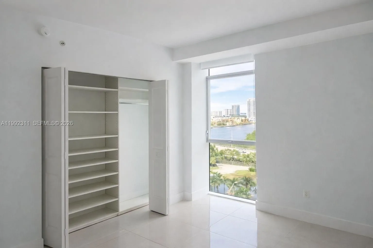 400 Sunny Isles Blvd # 819, Sunny Isles Beach FL 33160