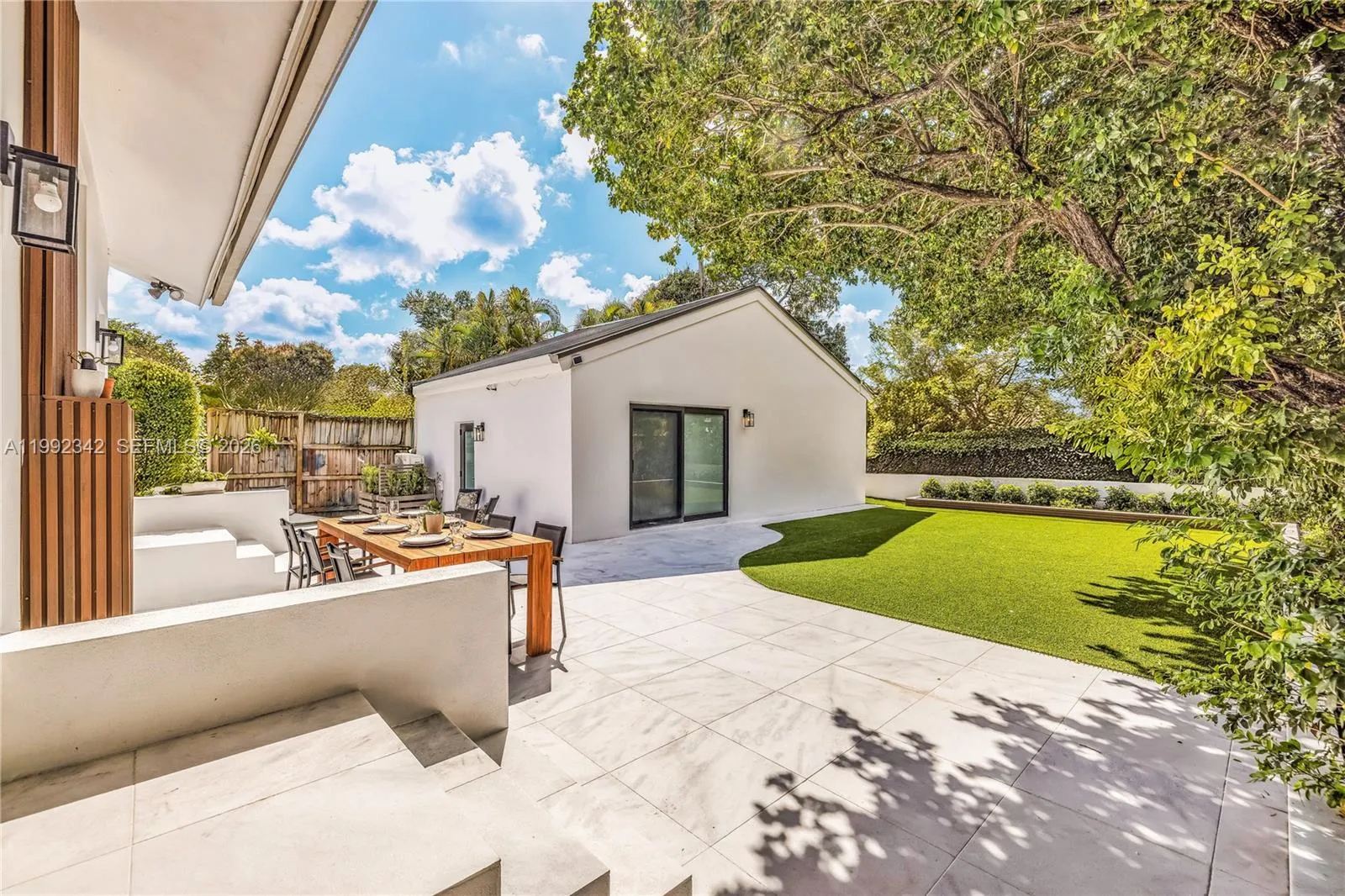 320 NE 88th St, El Portal FL 33138