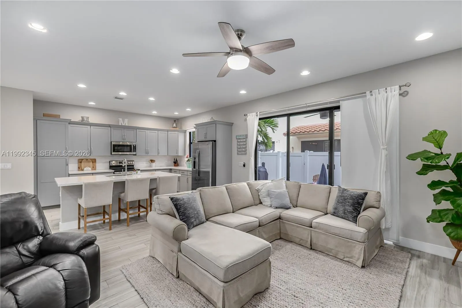 20921 NW 1st Ct, Pembroke Pines FL 33029